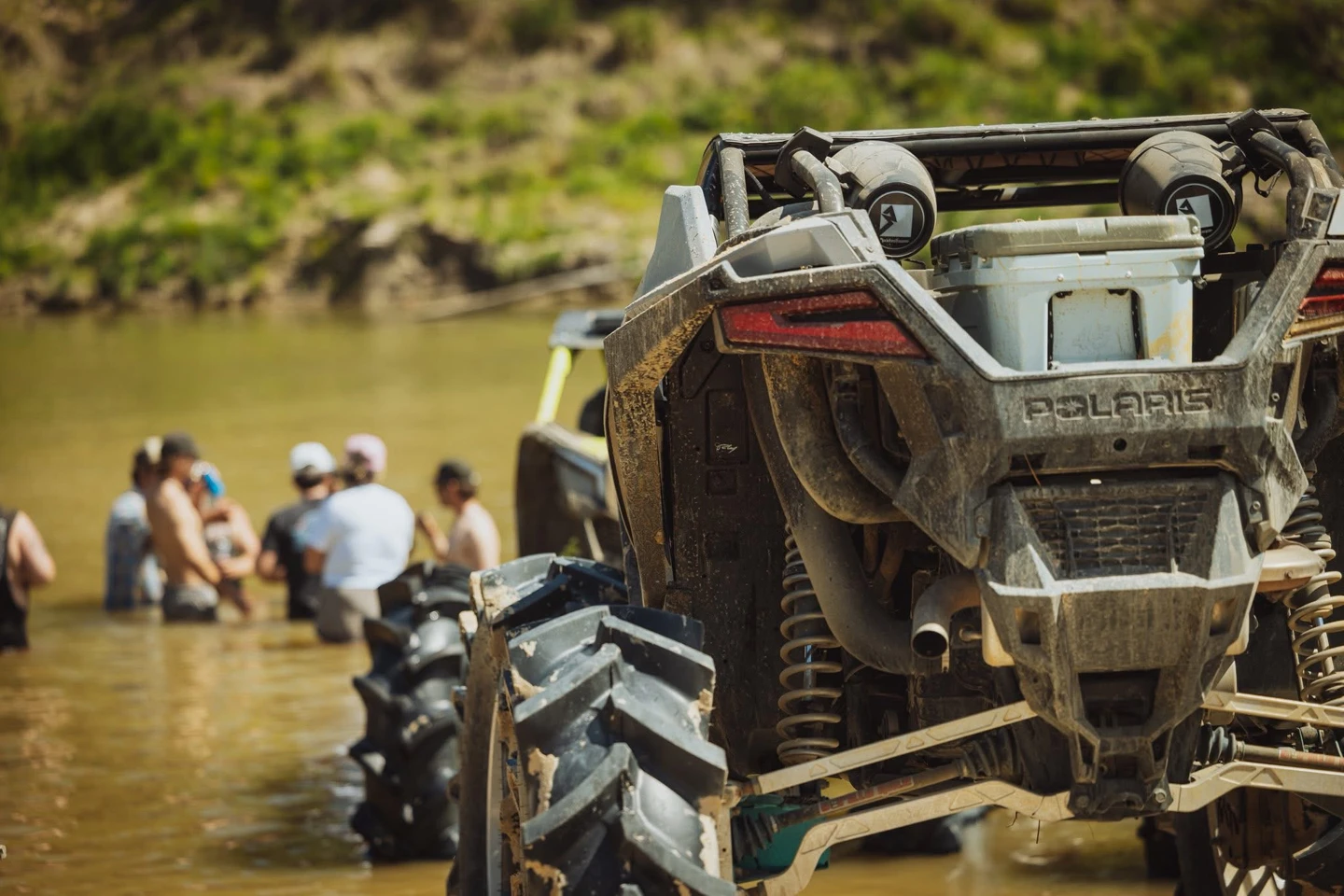 Audio Rockford Fosgate instalado en un vehículo Polaris todoterreno